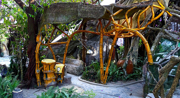 Hang Nga Guesthouse - "The Crazy House"