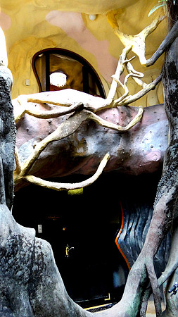 Hang Nga Guesthouse - "The Crazy House"