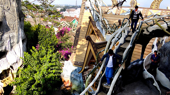 Hang Nga Guesthouse - "The Crazy House"