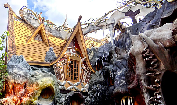 Hang Nga Guesthouse - "The Crazy House"