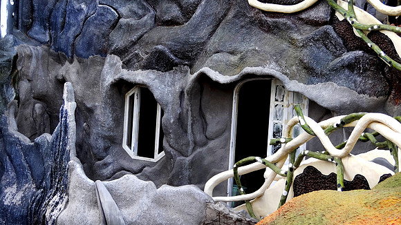 Hang Nga Guesthouse - "The Crazy House"