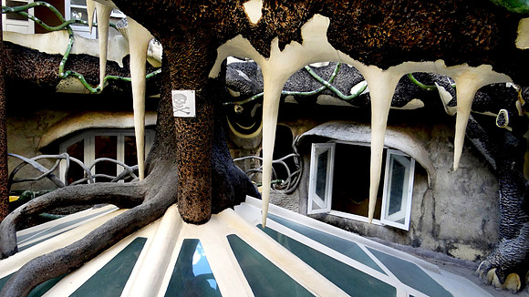 Hang Nga Guesthouse - "The Crazy House"