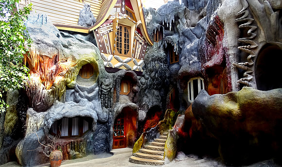 Hang Nga Guesthouse - "The Crazy House"