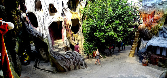 Hang Nga Guesthouse - "The Crazy House"