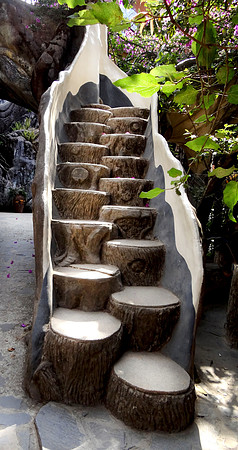 Hang Nga Guesthouse - "The Crazy House"