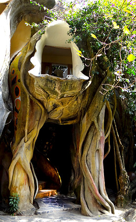 Hang Nga Guesthouse - "The Crazy House"