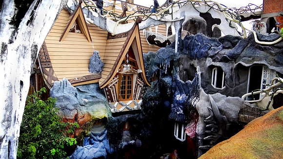 Hang Nga Guesthouse - "The Crazy House"