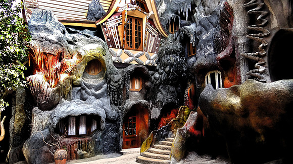 Hang Nga Guesthouse - "The Crazy House"