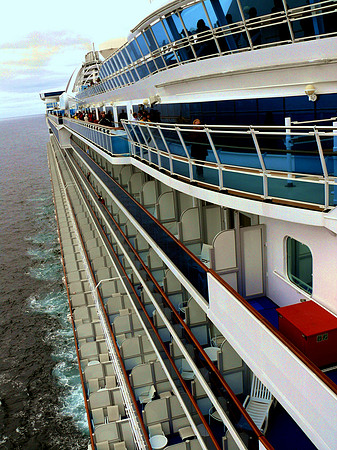 Image of cruise ship.