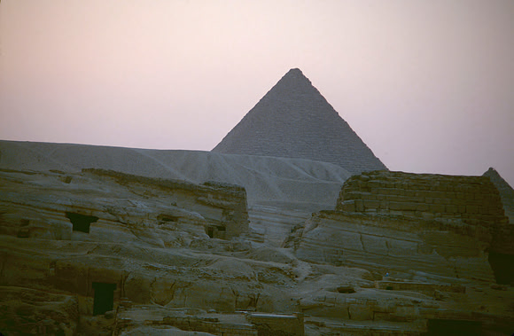 The Cheops Pyramid in the background.