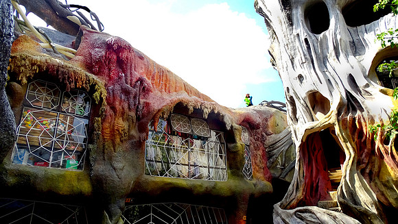 Hang Nga Guesthouse - "The Crazy House"