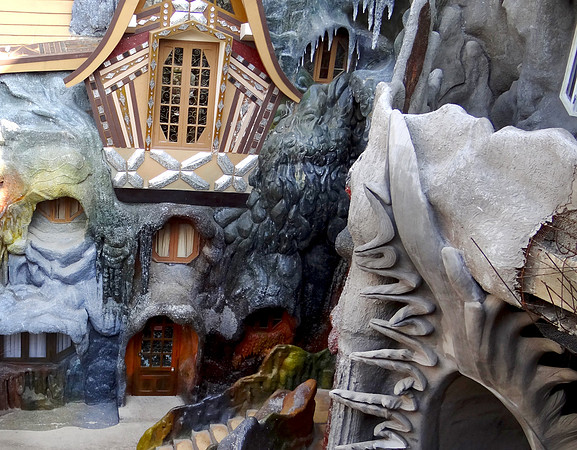 Hang Nga Guesthouse - "The Crazy House"
