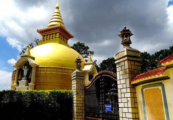 Truc Lam Zen Monastery