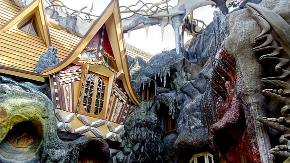 Hang Nga Guesthouse - "The Crazy House"